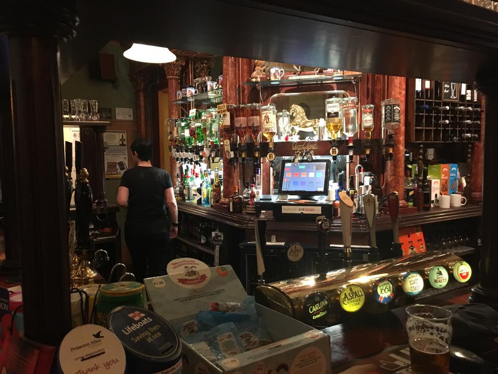 Dukes Head Inn Ричмонд Экстерьер фото